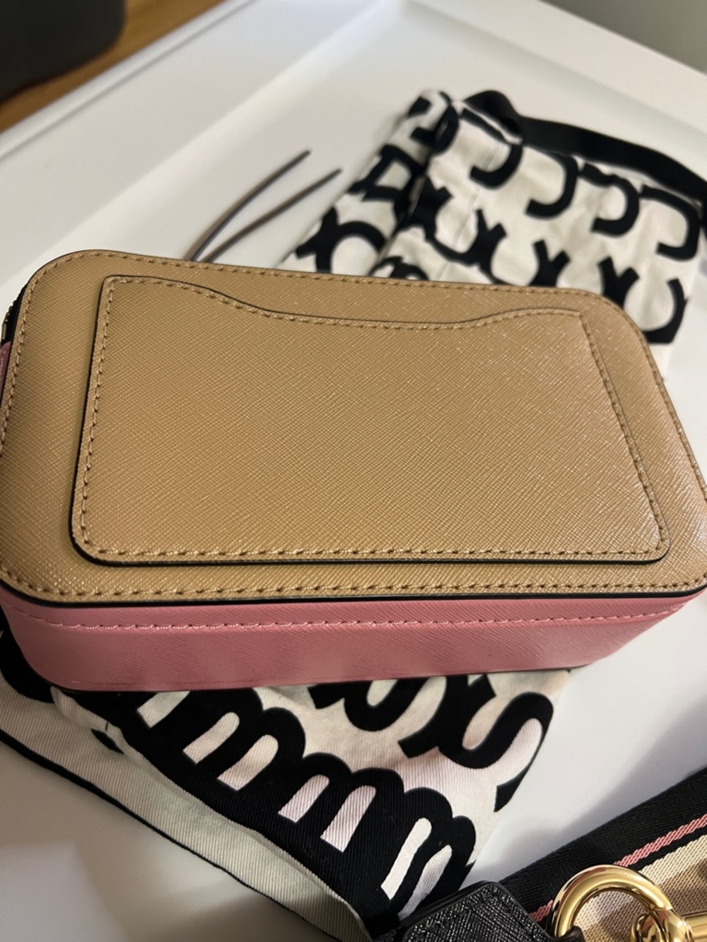 Marc Jacobs Beige and Pink Snapshot Leather Crossbody with Gold Hardware - Picture 7 of 10